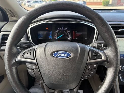 Used 2020 Ford Fusion SE FWD image 25
