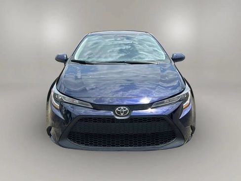 Used 2022 Toyota Corolla LE FWD image 2
