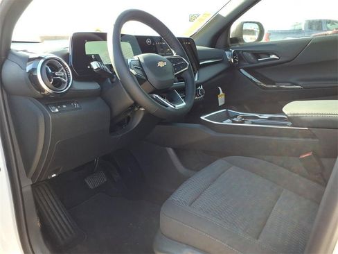 New 2026 Chevrolet Equinox LT image 17