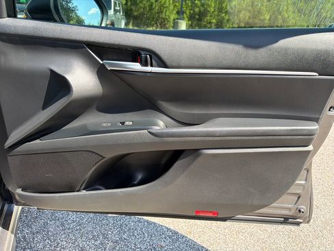Used 2020 Toyota Camry SE FWD image 32