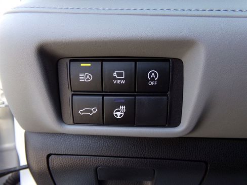 Used 2024 Toyota Highlander AWD image 41