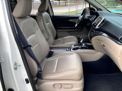 Used 2017 Honda Ridgeline RTL image 8