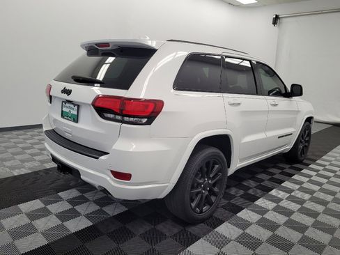 Used 2021 Jeep Grand Cherokee Laredo X RWD image 9