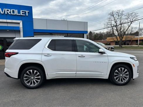 Used 2023 Chevrolet Traverse Premier image 13