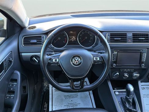 Used 2015 Volkswagen Jetta SE image 21