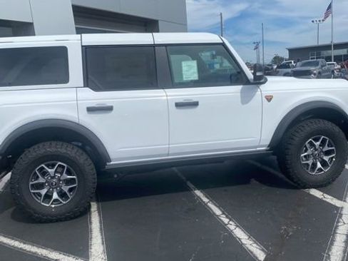 New 2025 Ford Bronco Badlands image 13