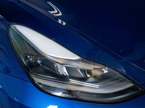 Used 2023 Tesla Model 3 Standard Range image 18