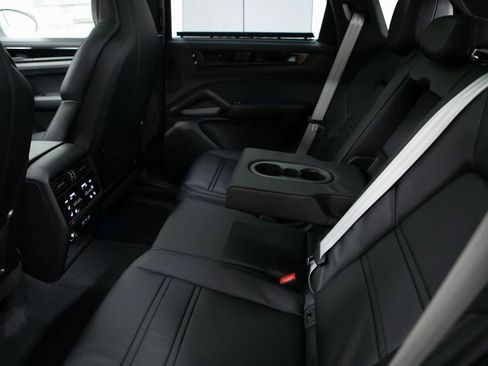 New 2026 Porsche Cayenne GTS image 31
