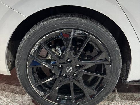 Used 2025 Nissan Sentra SR w/ Midnight Edition image 13