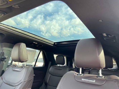 New 2026 Ford Explorer Platinum image 23