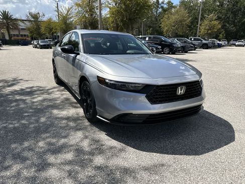 Used 2025 Honda Accord SE image 8