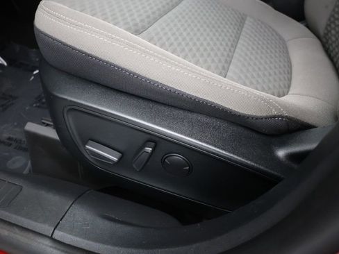 Used 2022 Ford Escape SE w/ SE Sport Appearance Package image 9