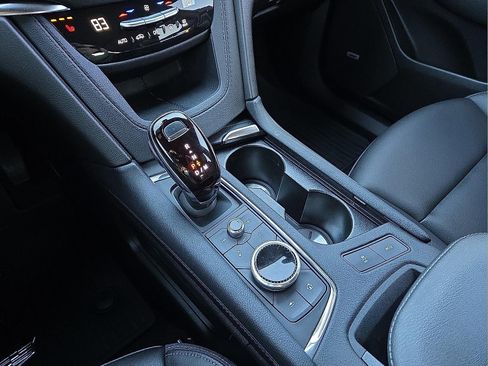 Used 2024 Cadillac XT6 Luxury image 25