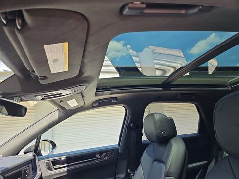 New 2025 Porsche Cayenne GTS image 12