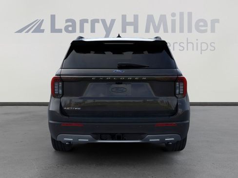 New 2026 Ford Explorer Active image 5