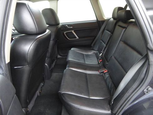 Used 2009 Subaru Outback 2.5i Limited image 26