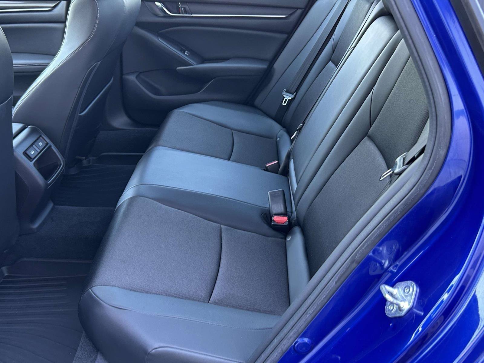 Used 2021 Honda Accord Sport image 9