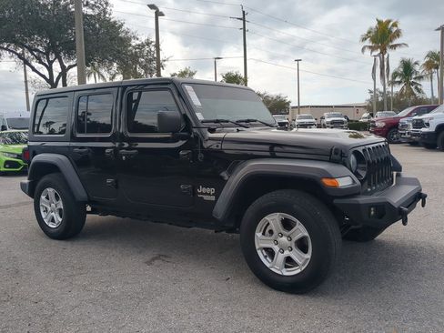 Used 2020 Jeep Wrangler Unlimited Sport S image 2