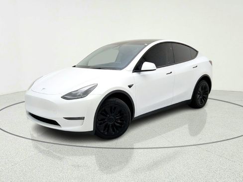 Used 2023 Tesla Model Y Long Range AWD/4WD image 1