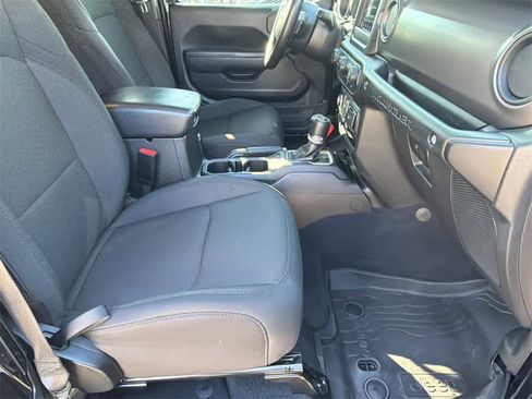 Used 2022 Jeep Wrangler Unlimited Sport image 12