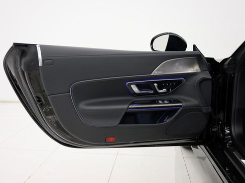 Used 2022 Mercedes-Benz SL 63 AMG 4MATIC image 33