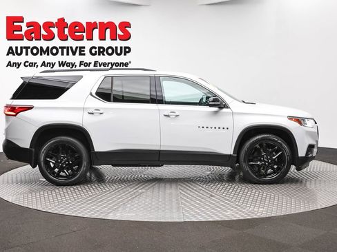 Used 2021 Chevrolet Traverse LT image 4