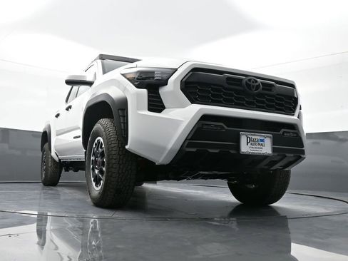 New 2024 Toyota Tacoma TRD Off-Road image 25