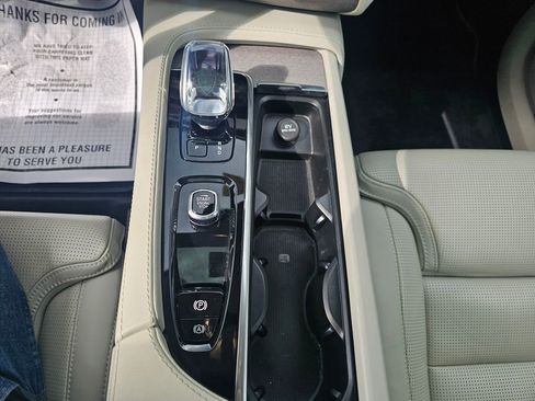 Certified 2023 Volvo XC90 B6 Ultimate w/ Protection Package AWD/4WD image 23