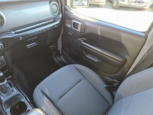Used 2021 Jeep Wrangler Unlimited Sport image 15