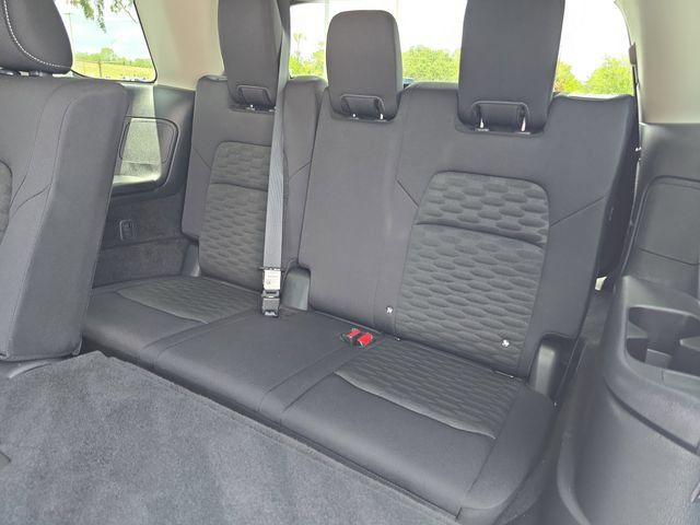 Used 2025 Nissan Pathfinder SV FWD image 16
