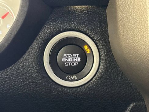 Used 2019 RAM 1500 Laramie AWD/4WD image 22