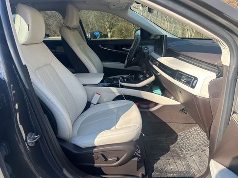 Used 2022 Lincoln Nautilus Black Label w/ Class II Trailer Tow Package image 17