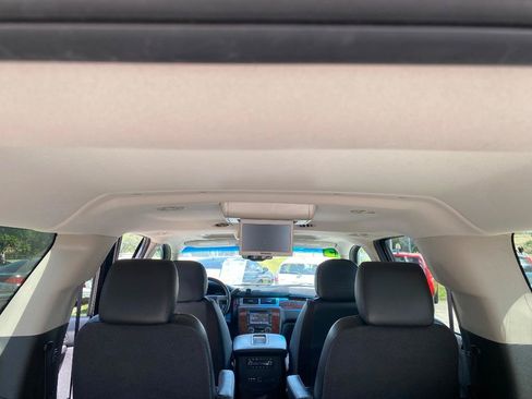 Used 2013 Chevrolet Suburban LTZ RWD image 42
