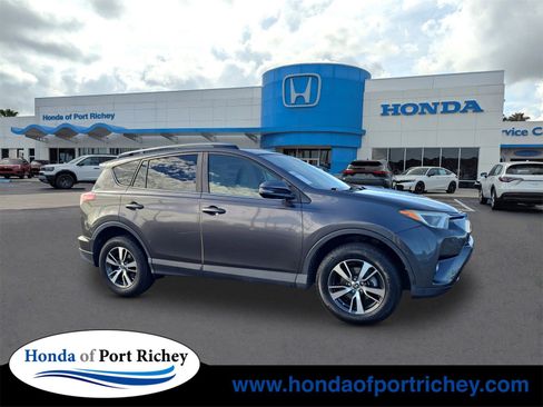 Used 2017 Toyota RAV4 XLE image 1