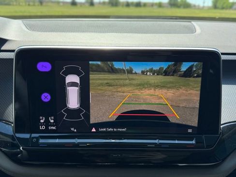 Used 2024 Volkswagen Atlas Peak Edition SE image 18