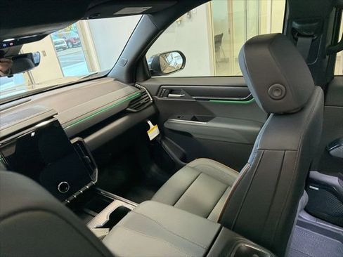 New 2026 GMC Acadia AT4 w/ Luxury Package image 26