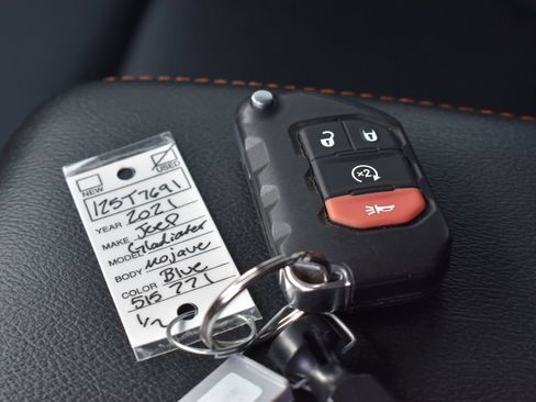 Used 2021 Jeep Gladiator Mojave AWD/4WD image 14