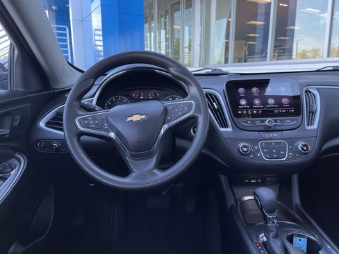 Used 2023 Chevrolet Malibu LT image 17