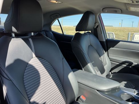 Used 2019 Toyota Camry SE image 35
