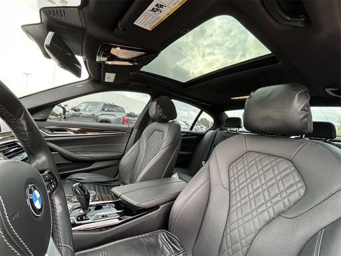 Used 2021 BMW 540i w/ Premium Package image 13