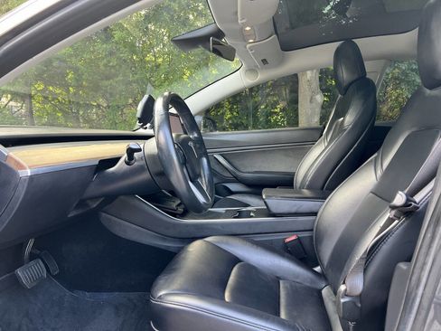 Used 2018 Tesla Model 3 Long Range image 9