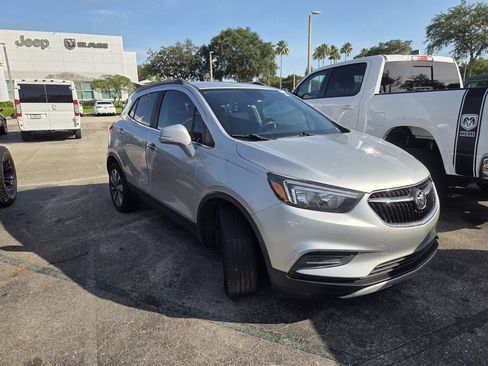 Used 2019 Buick Encore Preferred FWD image 2