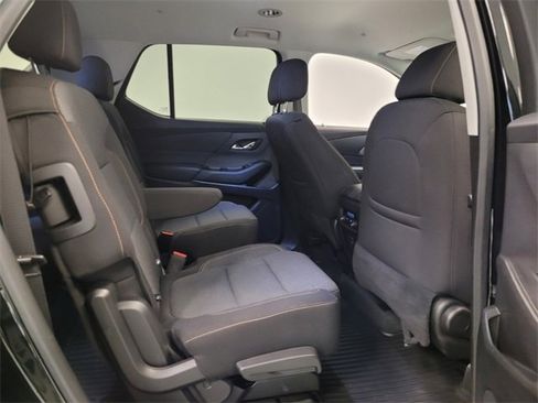 Used 2020 Chevrolet Traverse LT w/ LPO, Black Accent Package image 12
