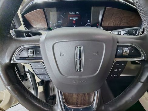 Used 2019 Lincoln Navigator Reserve AWD/4WD image 12
