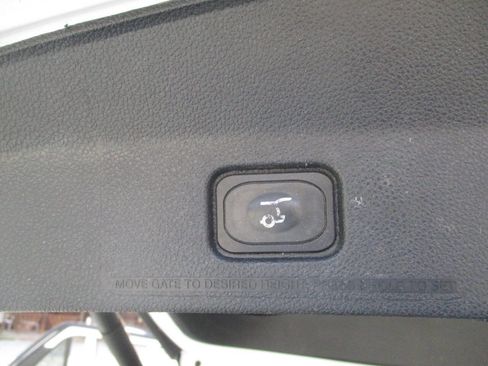 Used 2018 Ford Explorer XLT w/ Equipment Group 202A image 28