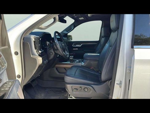 Used 2022 Chevrolet Silverado 1500 High Country w/ High Country Premium Package image 11