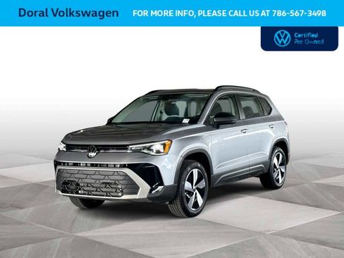 Used 2025 Volkswagen Taos S AWD/4WD image 1