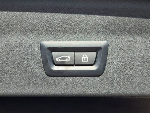 Used 2022 BMW X4 xDrive30i w/ M Sport Package 2 image 9