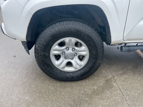 Used 2021 Toyota Tacoma SR AWD/4WD image 29