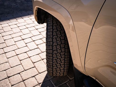 Used 2017 Toyota Tacoma TRD Sport image 46